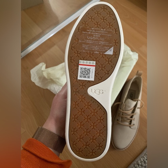 Ugg Kallisto Fashion Sneaker 6.5 Leather/Nubuck - Picture 3 of 4